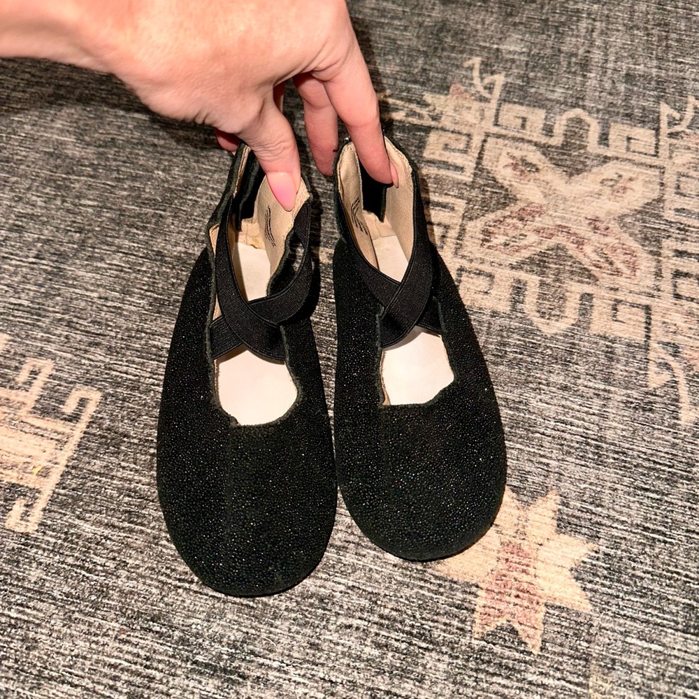 Monkey Feet Black Kids Dress Shoes size 3-4 yr old